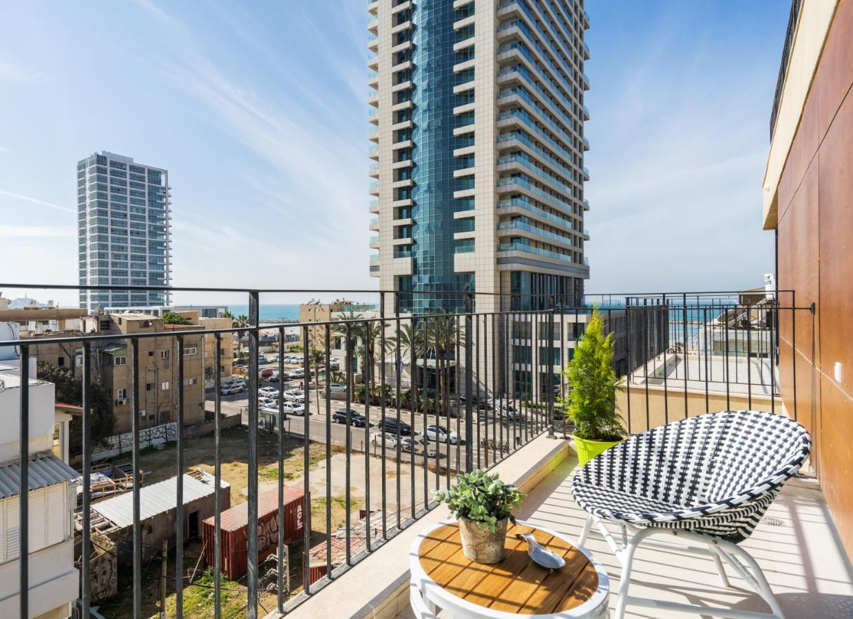 The Promenade Art Apartment