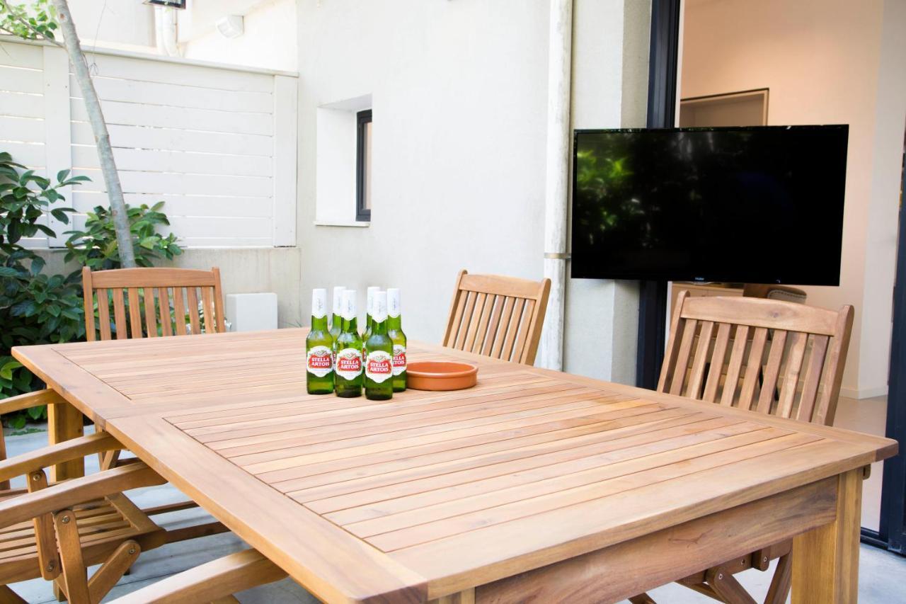 The Promenade Art Apartment *