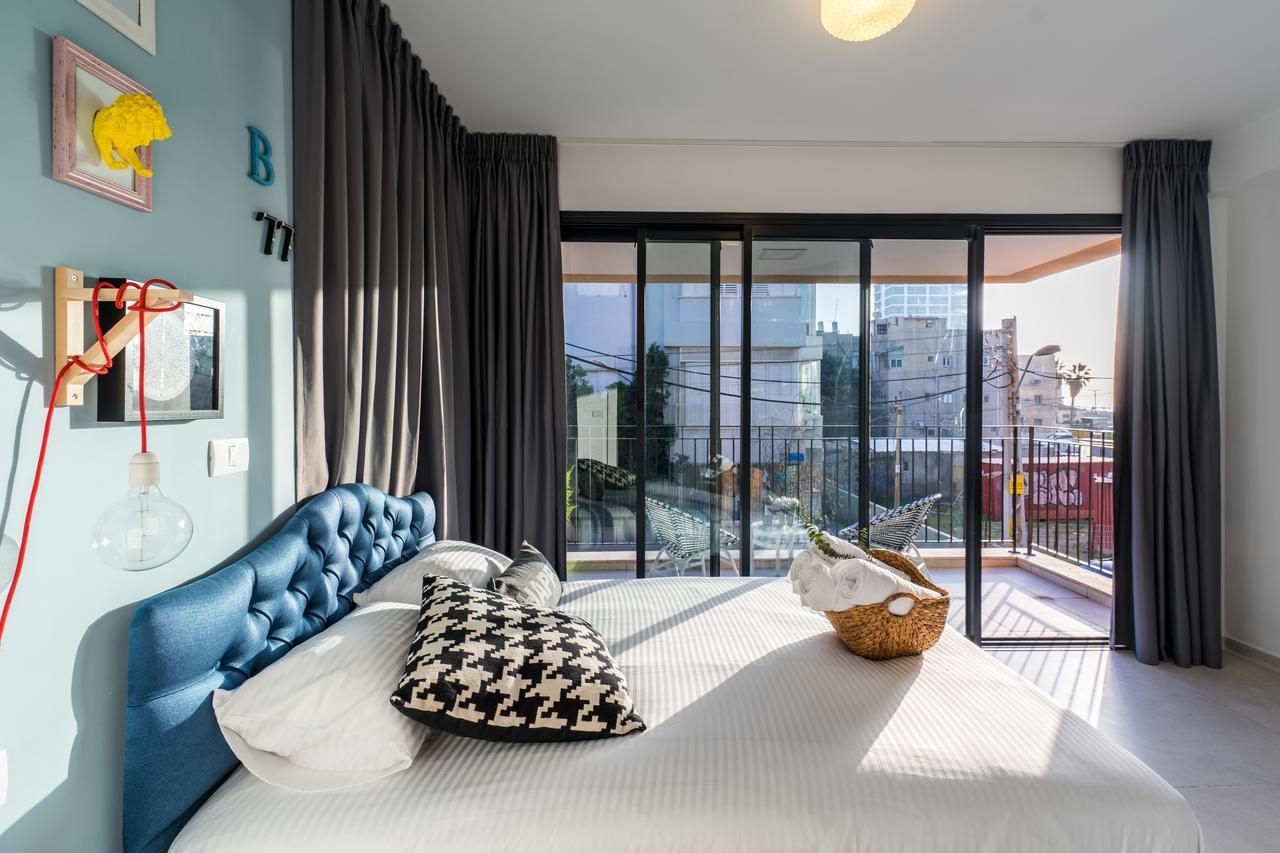 The Promenade Art Apartment *